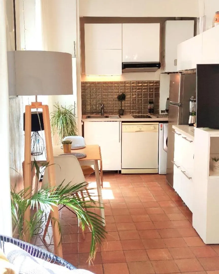 Apartment Charming 1 Bedroom In Upper Marais Paris