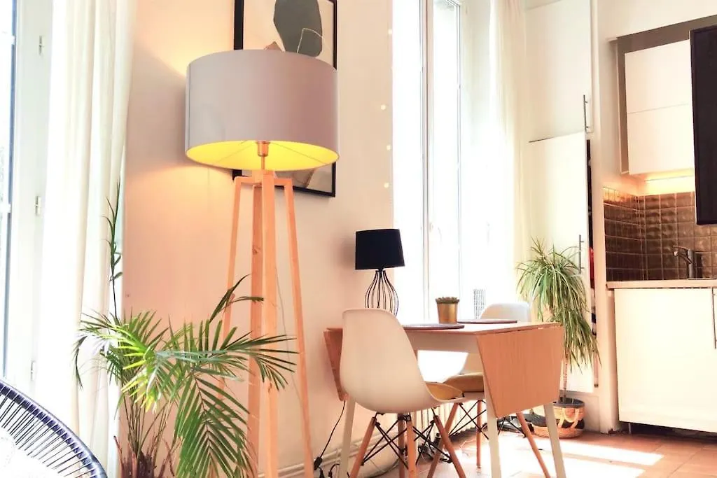 Charming 1 Bedroom In Upper Marais Paris 0*,