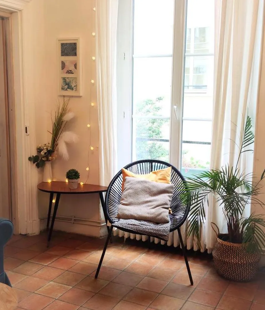 Lägenhet Charming 1 Bedroom In Upper Marais Paris Frankrike